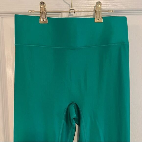 ALL ACCESS Vibrant Green Leggings - Picture 2 of 6